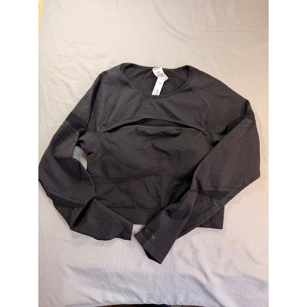 Victoria's Secret Cropped Fitted with Cut out Athletic Top L NWT